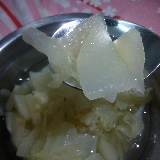 银耳白萝卜雪梨羹