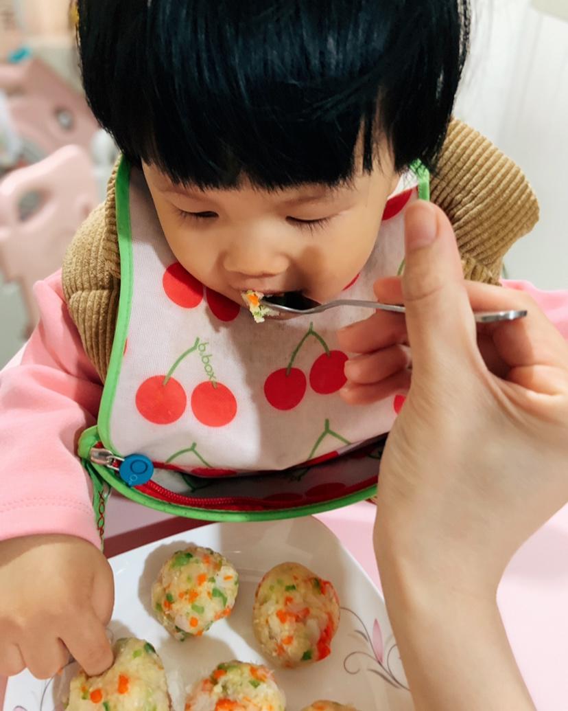 宝宝辅食之鳕鱼杂粮小饭团