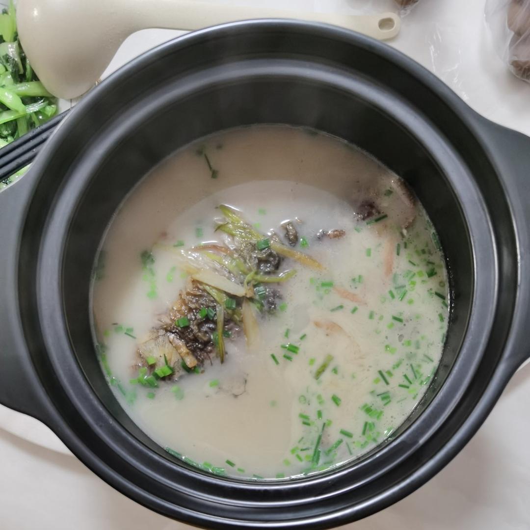 宁喵喵2019做的鲫鱼汤