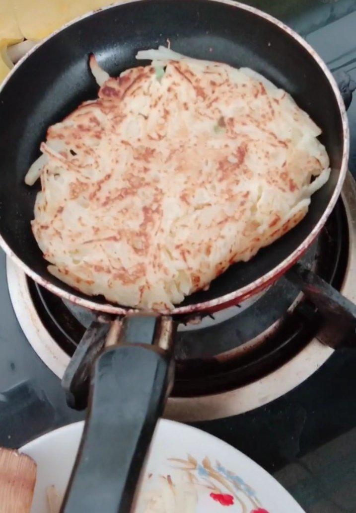 土豆丝鸡蛋饼