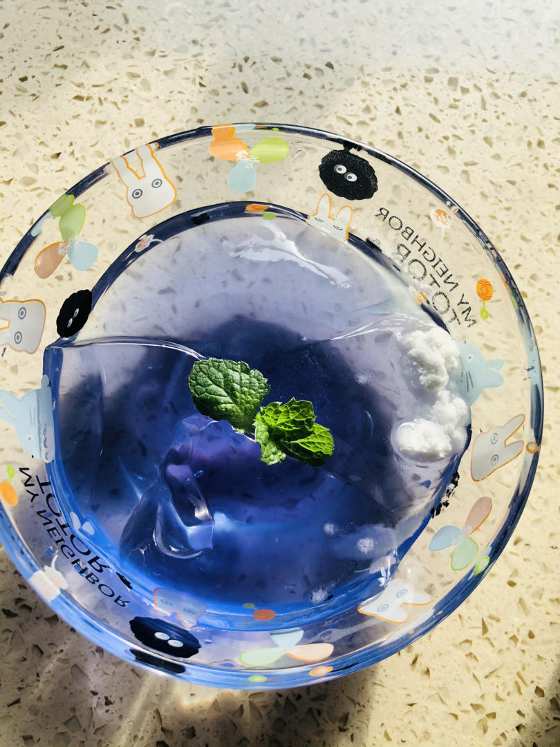 自制晶莹剔透、口感凉滑的——冰粉粉