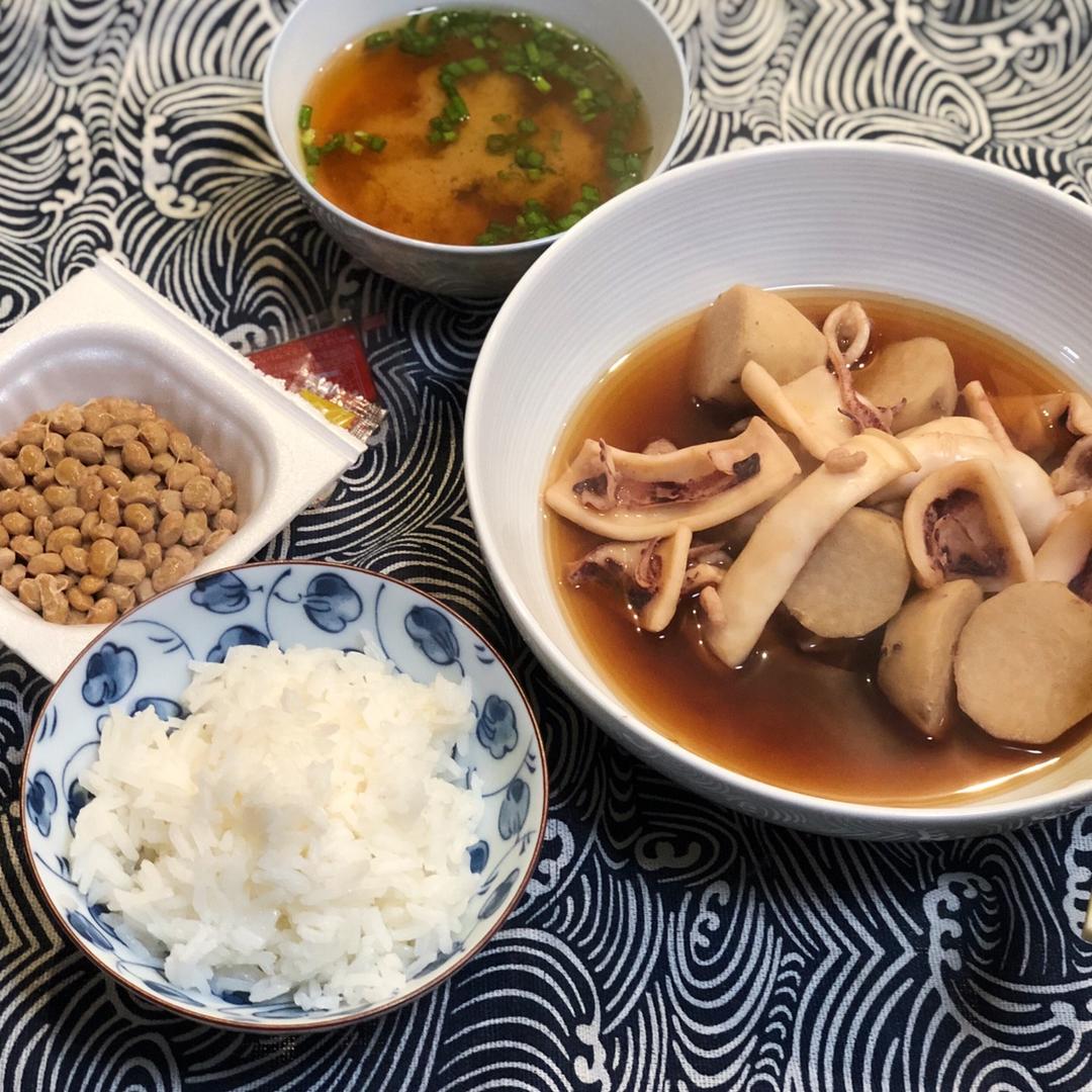 <深夜食堂>之芋头煮鱿鱼 (イカと里芋の煮物)