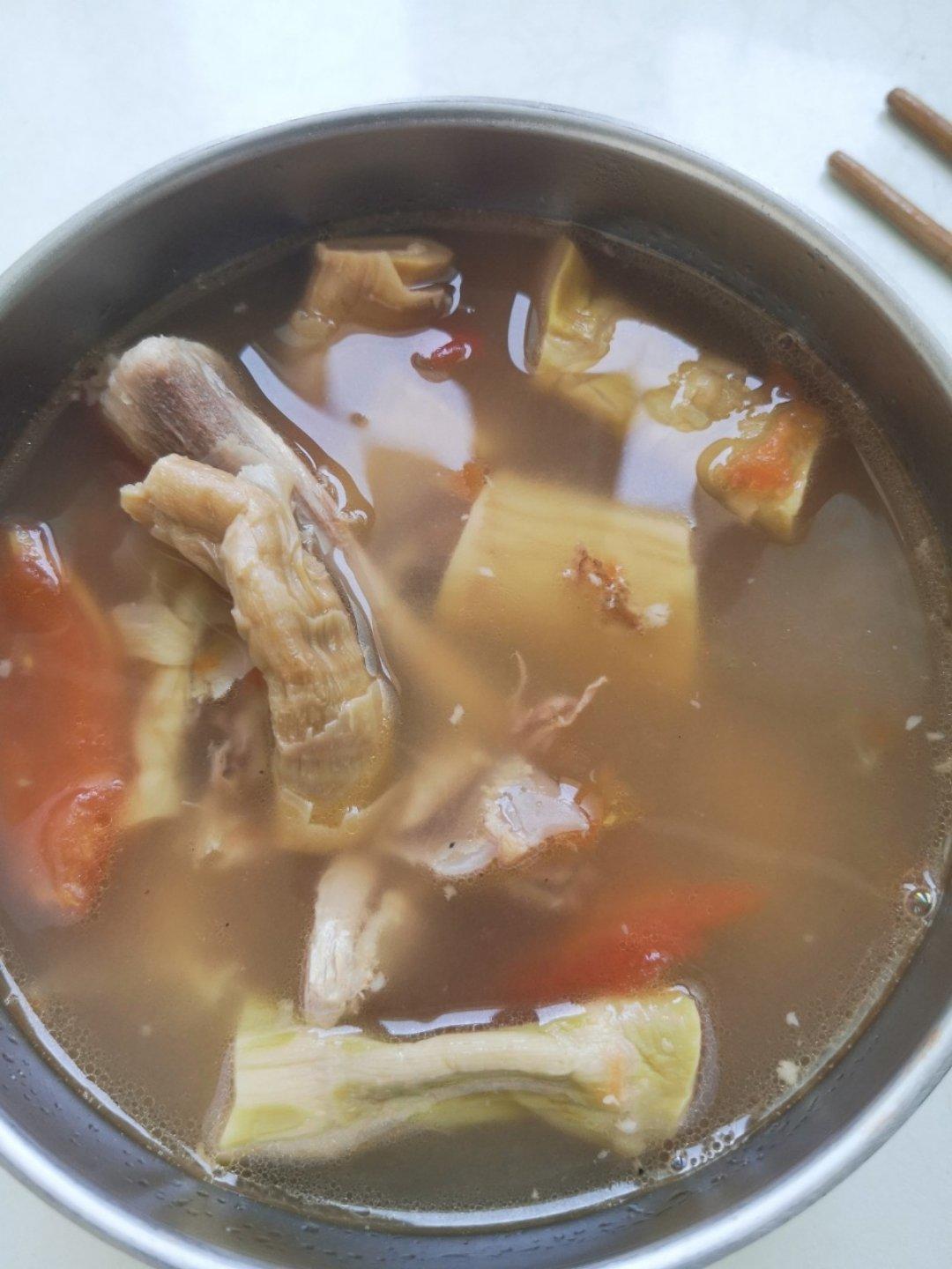 🍅西红柿石笋鸭架汤（鲜到飞上天，和太阳肩并肩）