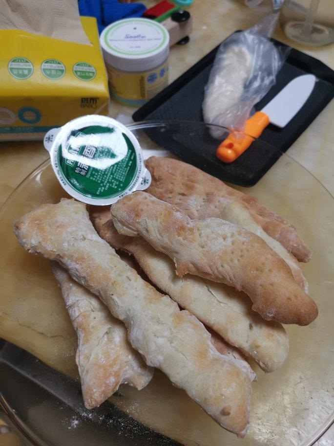 只需一次发酵且很好吃的 #黄金面包条#