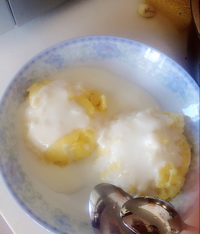 懒人食|1分钟微波炉柠檬酸奶小蛋糕（无油低脂版）