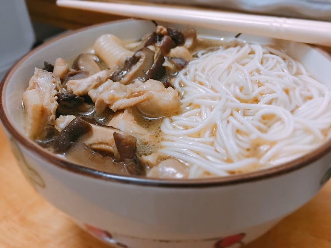 香菇鸡丝面