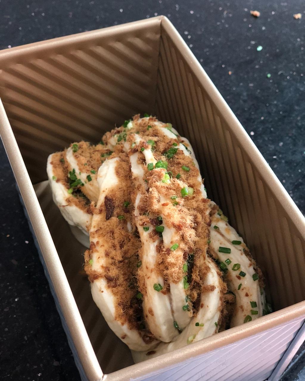 香葱肉松手撕吐司
