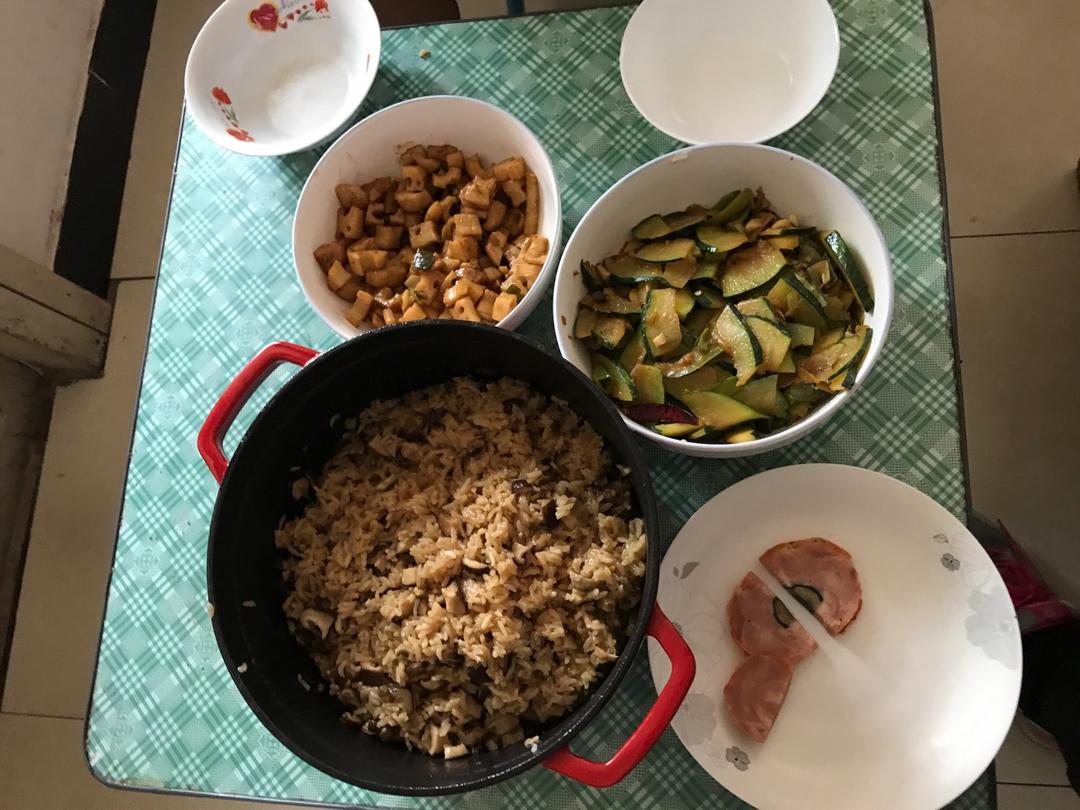 铸铁锅15分钟香菇油饭
