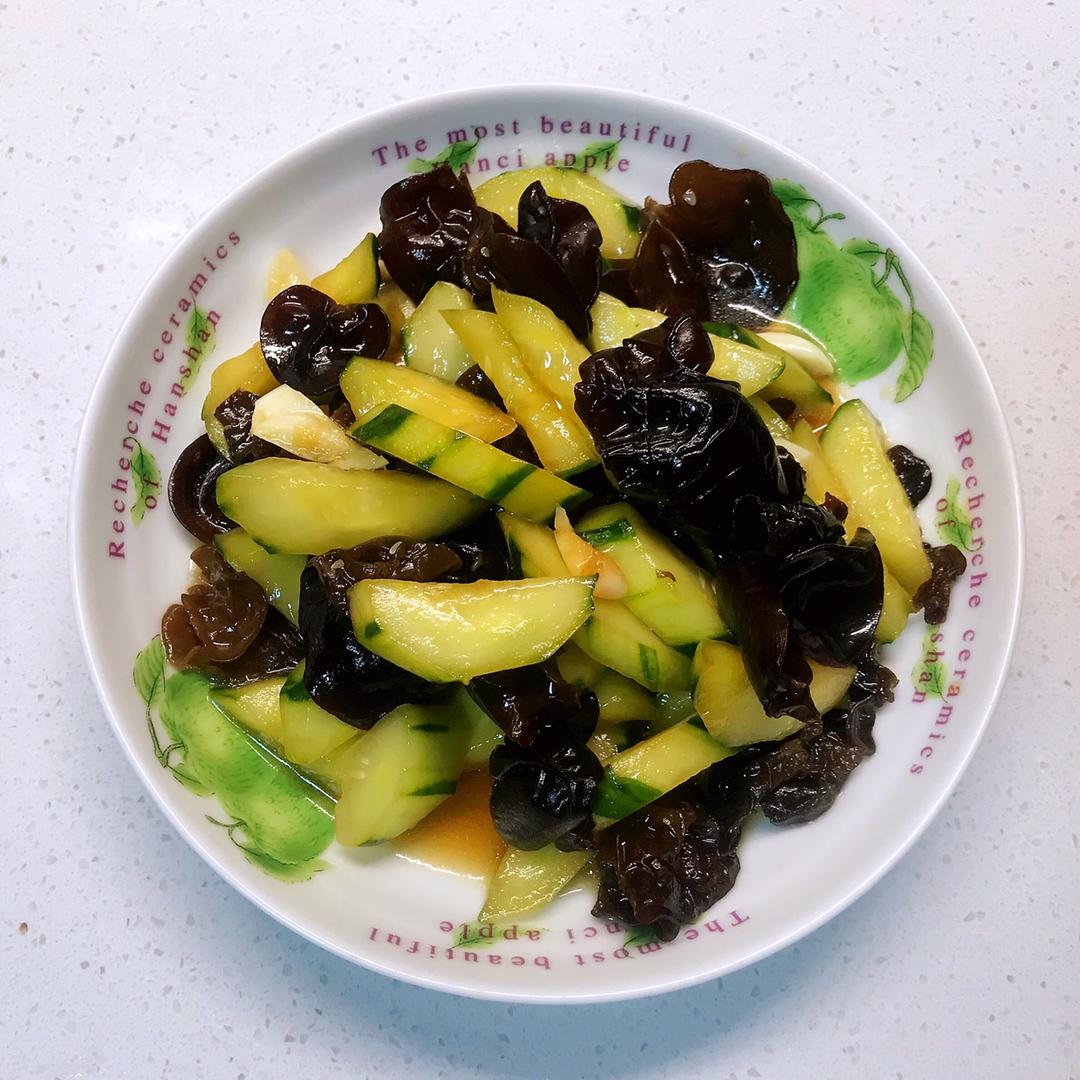 凉拌🥒黄瓜黑木耳 by wqy的做法