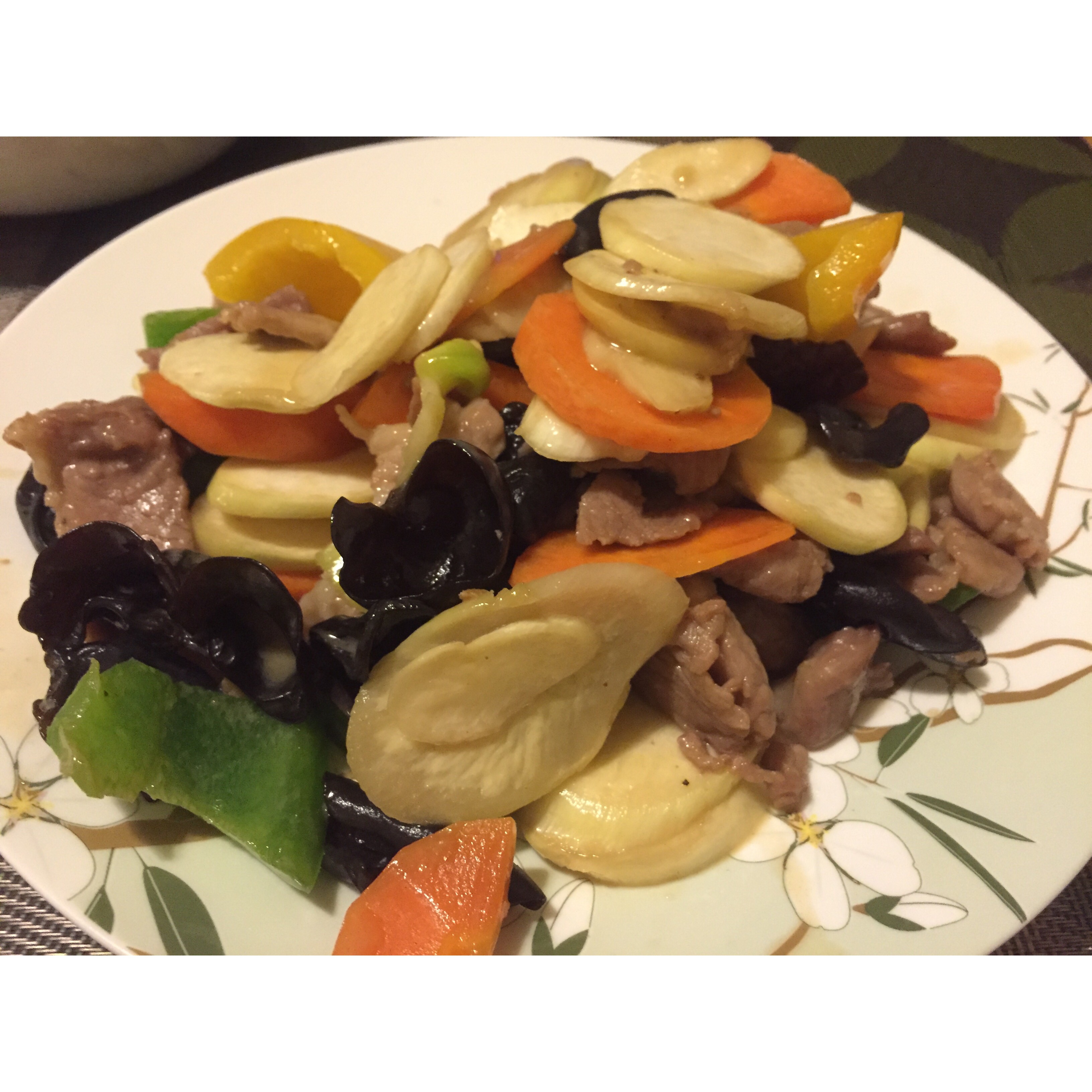 茭白木耳炒肉