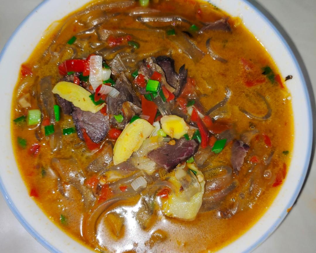牛肉红薯粉剁辣椒爽湖南过年必备一道菜