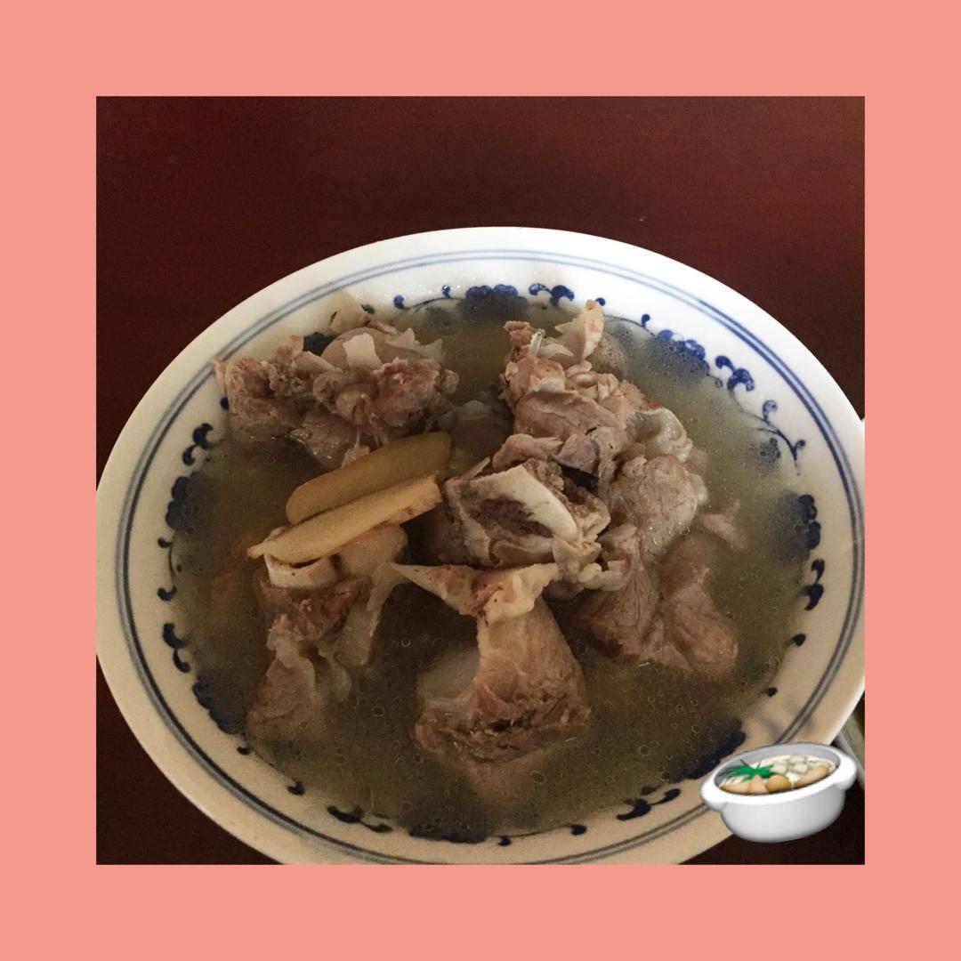 最单纯的大骨头汤