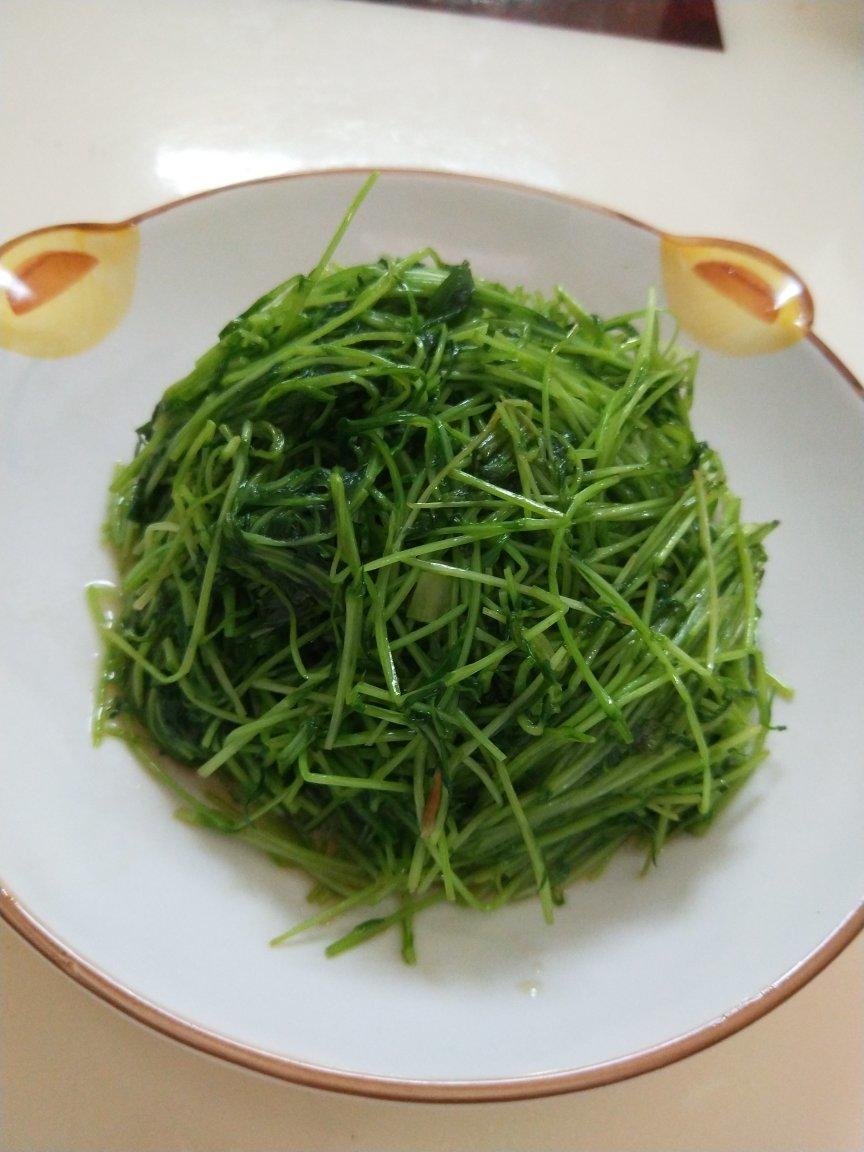 微微一笑152做的清炒松柳芽