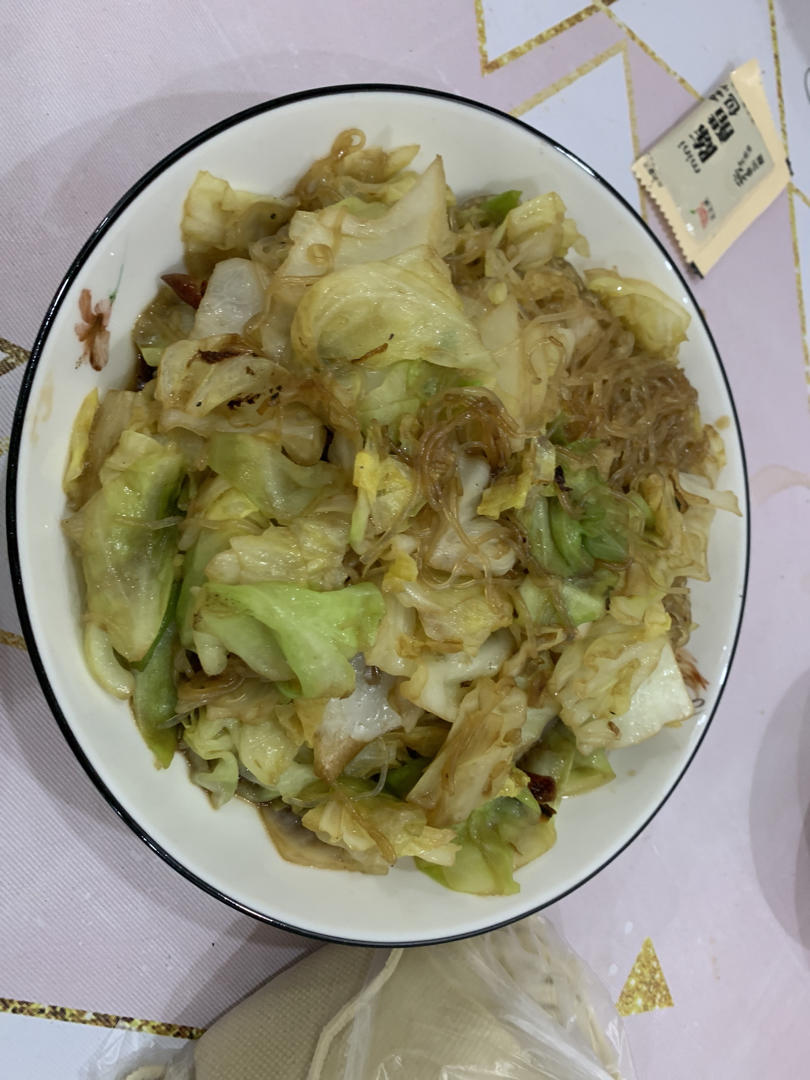 最近爱吃粉丝粉条～包菜炒粉丝
