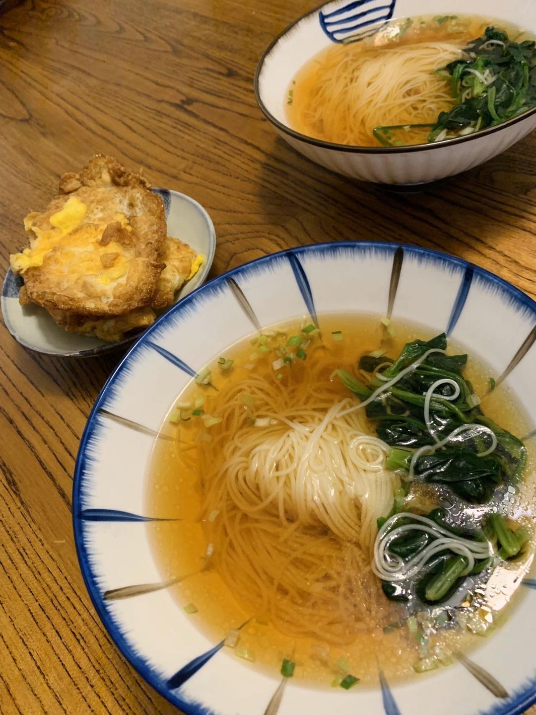 早餐来一碗清汤面，色香味俱全！