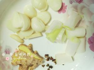 香菇炖排骨汤•【可可君厨乐时光11】的做法 步骤5