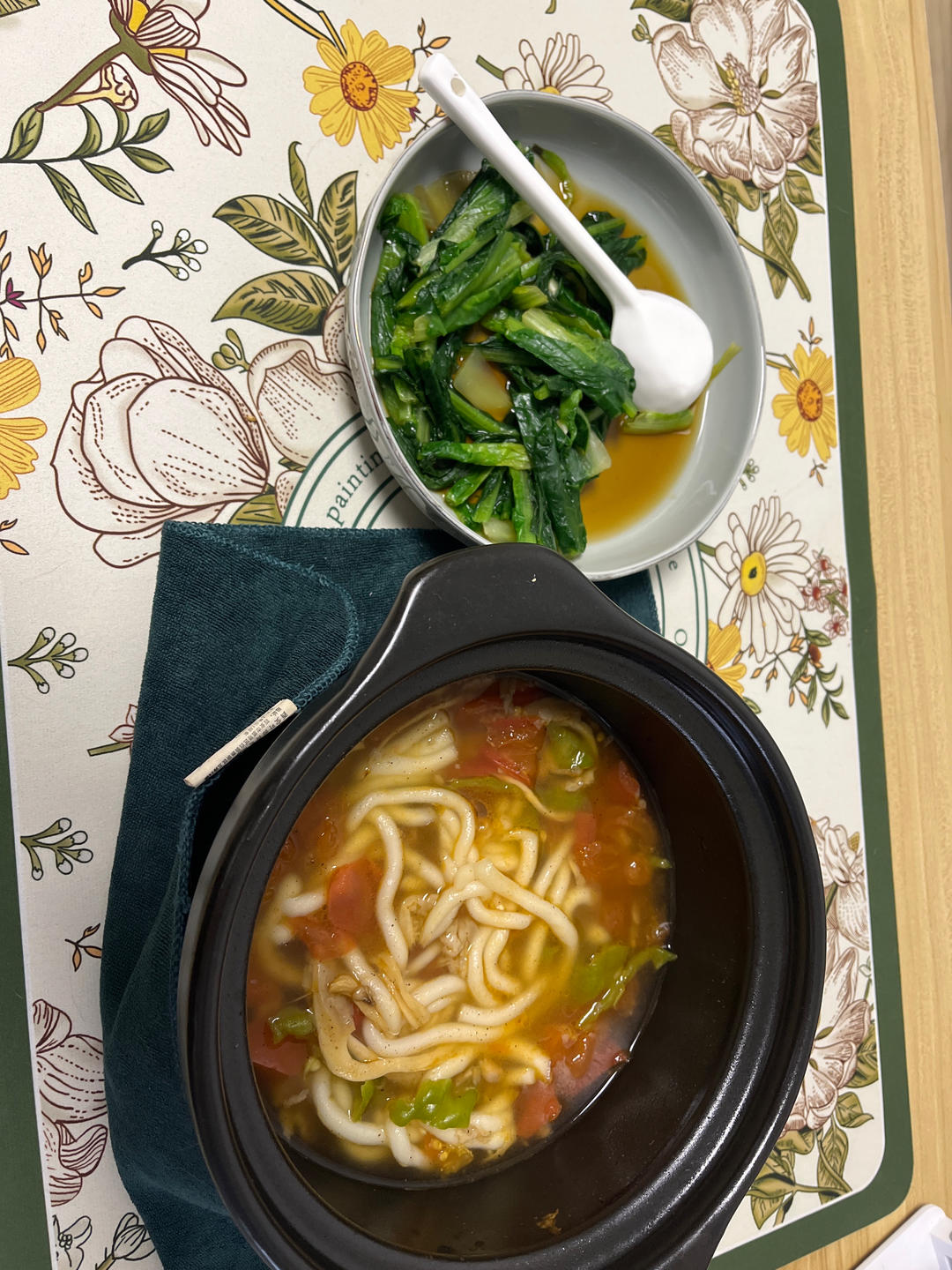 番茄豆腐汤+蚝油生菜