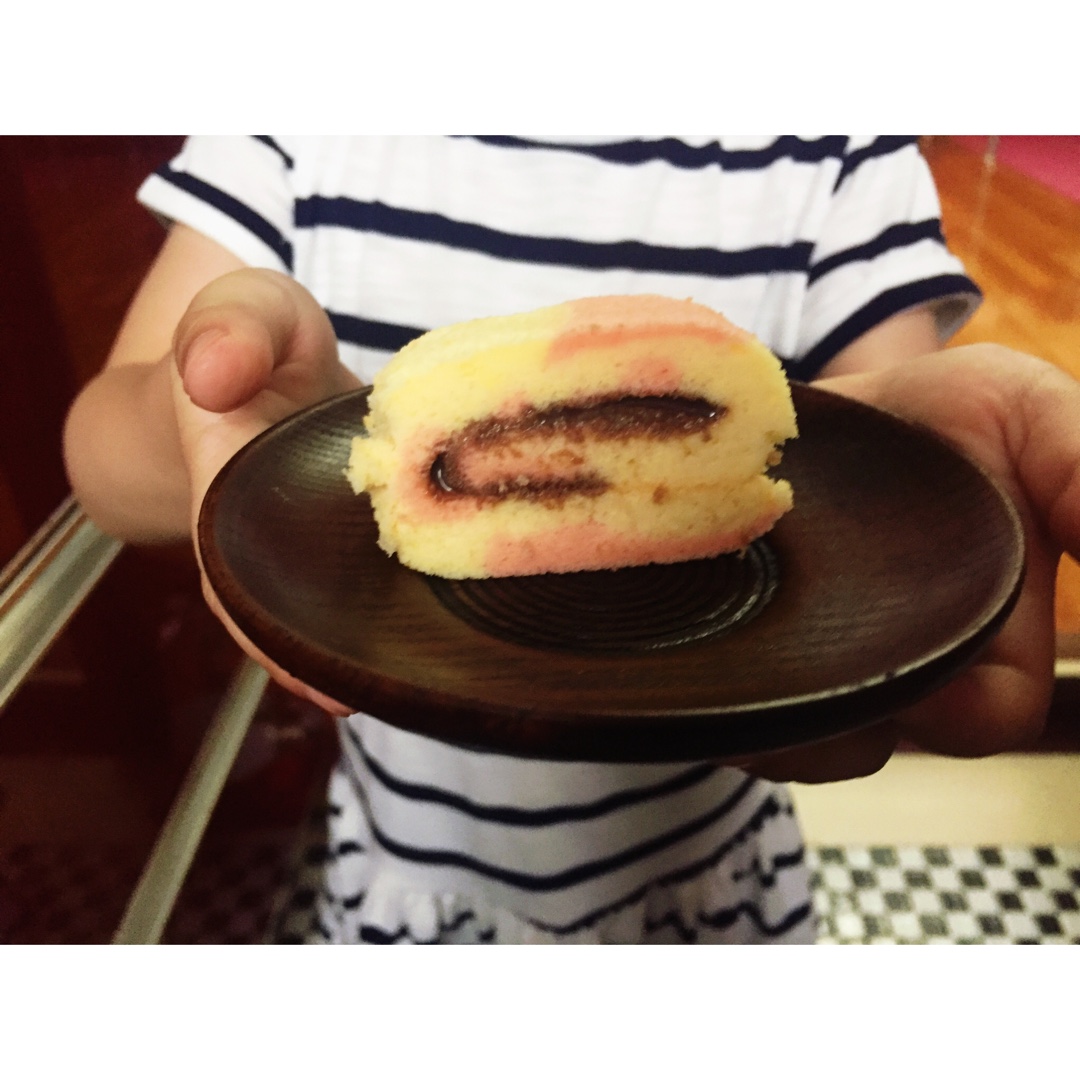 五彩斑斓的彩虹蛋糕卷   #皮黑森林#