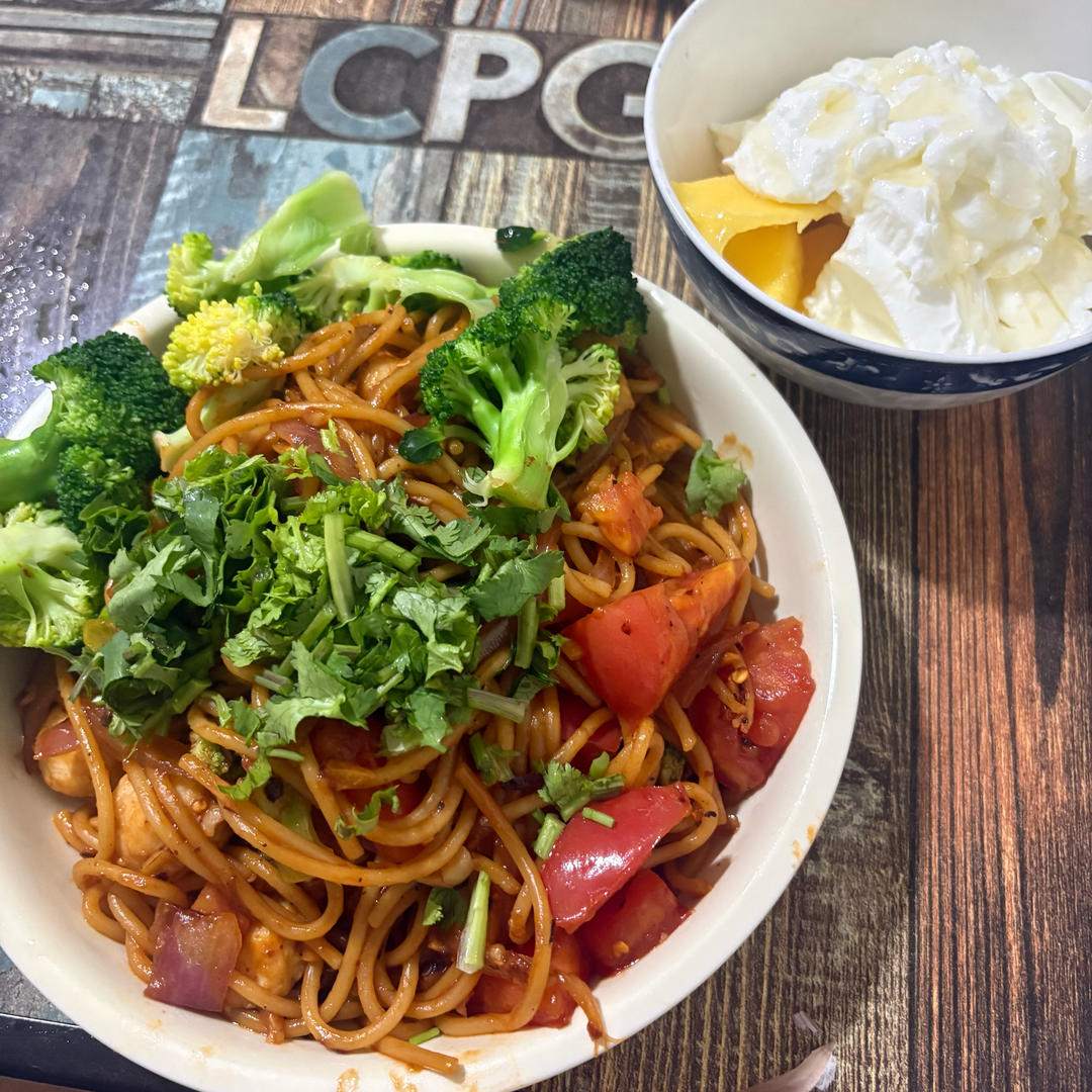 鸡肉丸炒意大利面