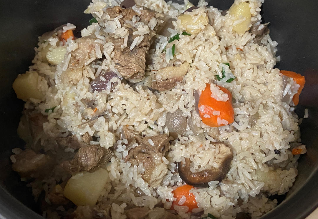喷香羊肉焖饭