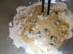 玉米面粉鸡蛋红枣发糕的做法 步骤7