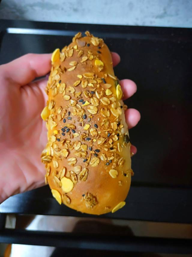 用烤箱自己做面包--手工牛奶吐司面包
