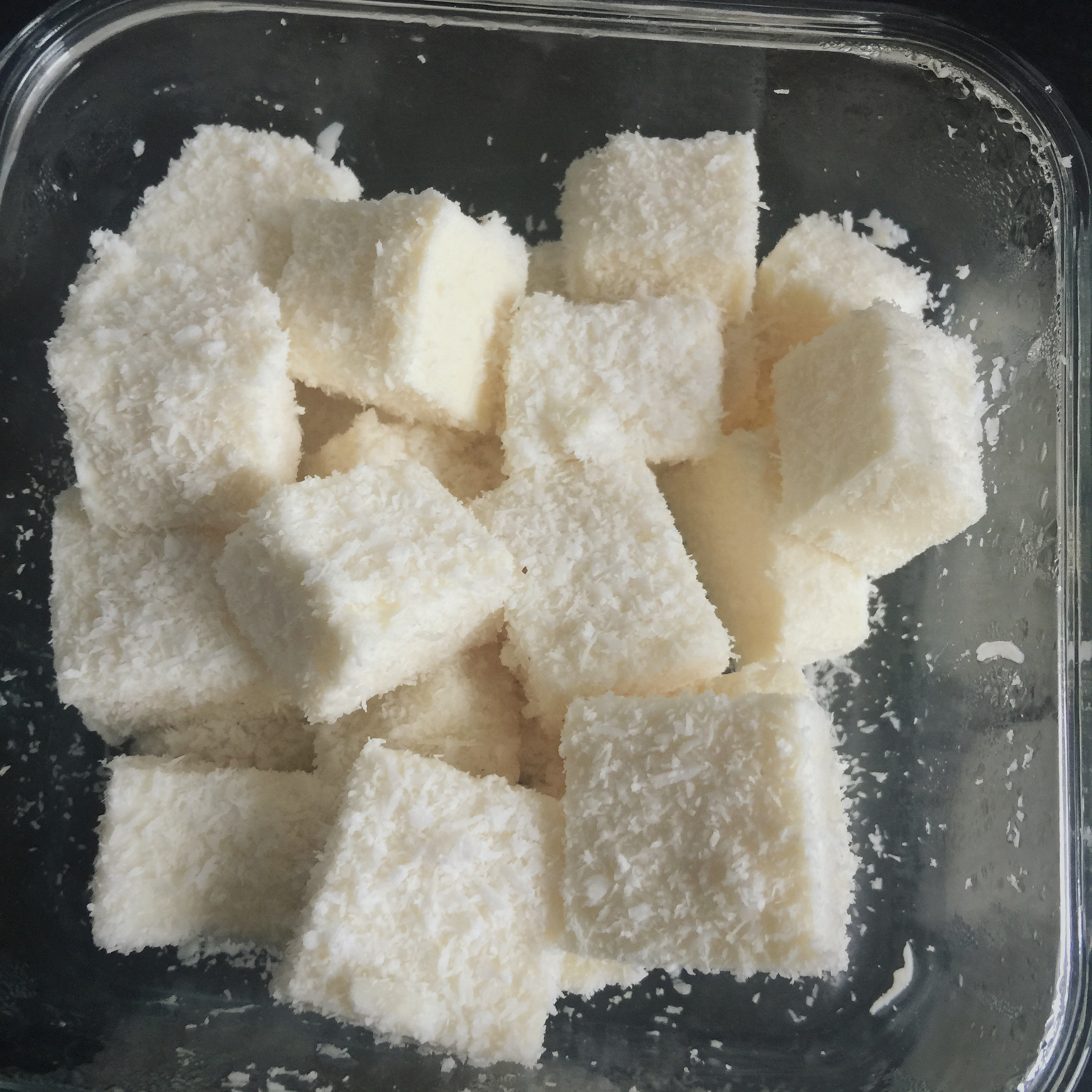 完胜85度C牛奶椰丝小方