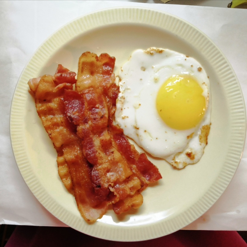 [生酮]培根鸡蛋早餐的做法 步骤3