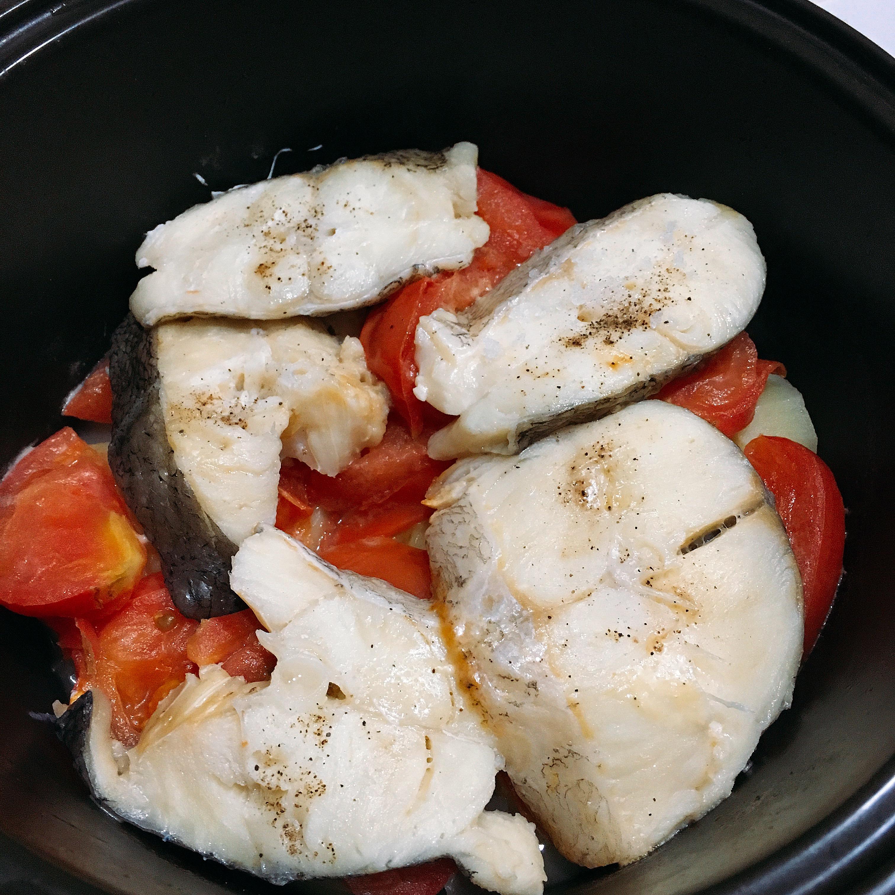 洋葱番茄土豆鳕鱼锅的做法