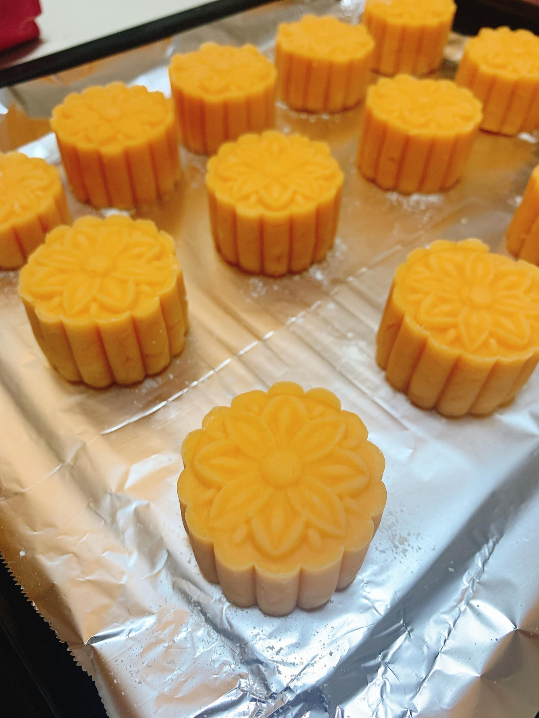 💃奶黄流心月饼——这是可以让你坐稳朋友圈厨霸位置的月饼🥮，没人点赞算我输👎