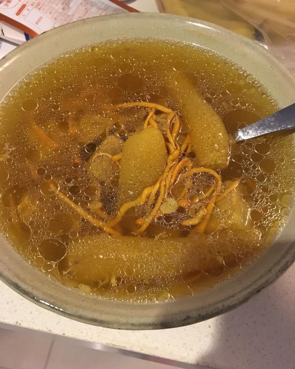 竹荪虫草花排骨汤