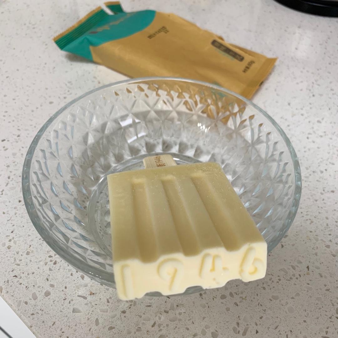 中街1946雪糕---杏仁奶露小面包