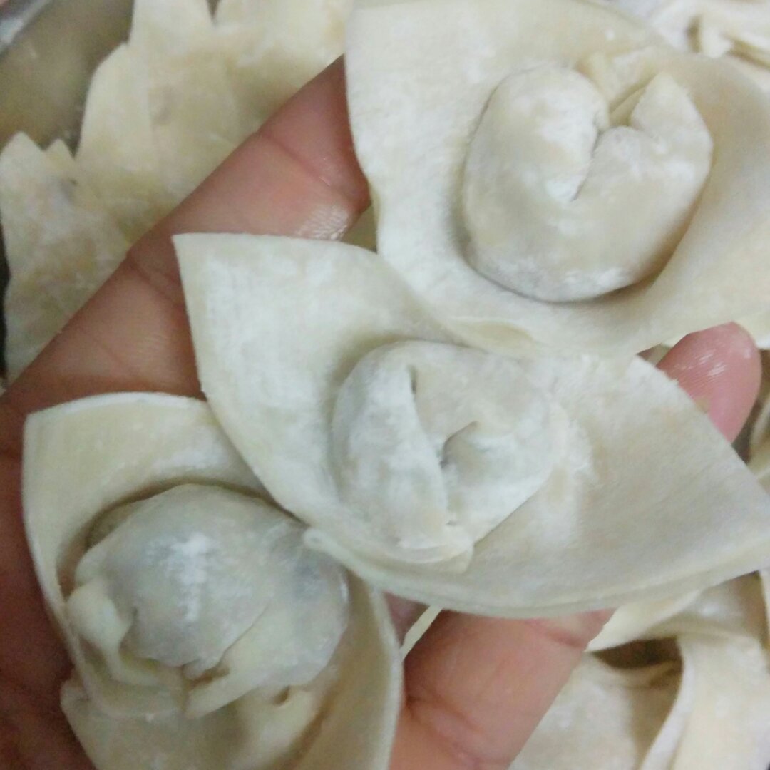 元宝馄饨的包法
