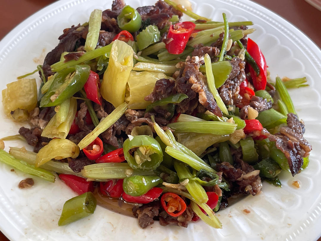 小炒牛肉（肉嫩味香）