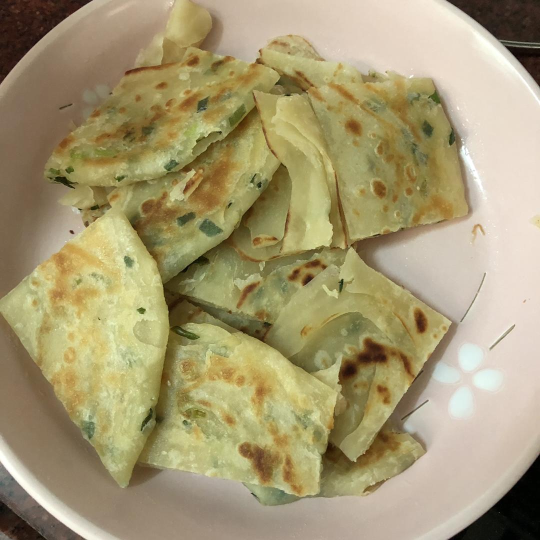 鸡蛋葱油饼                  （更新饼坯保存方法）