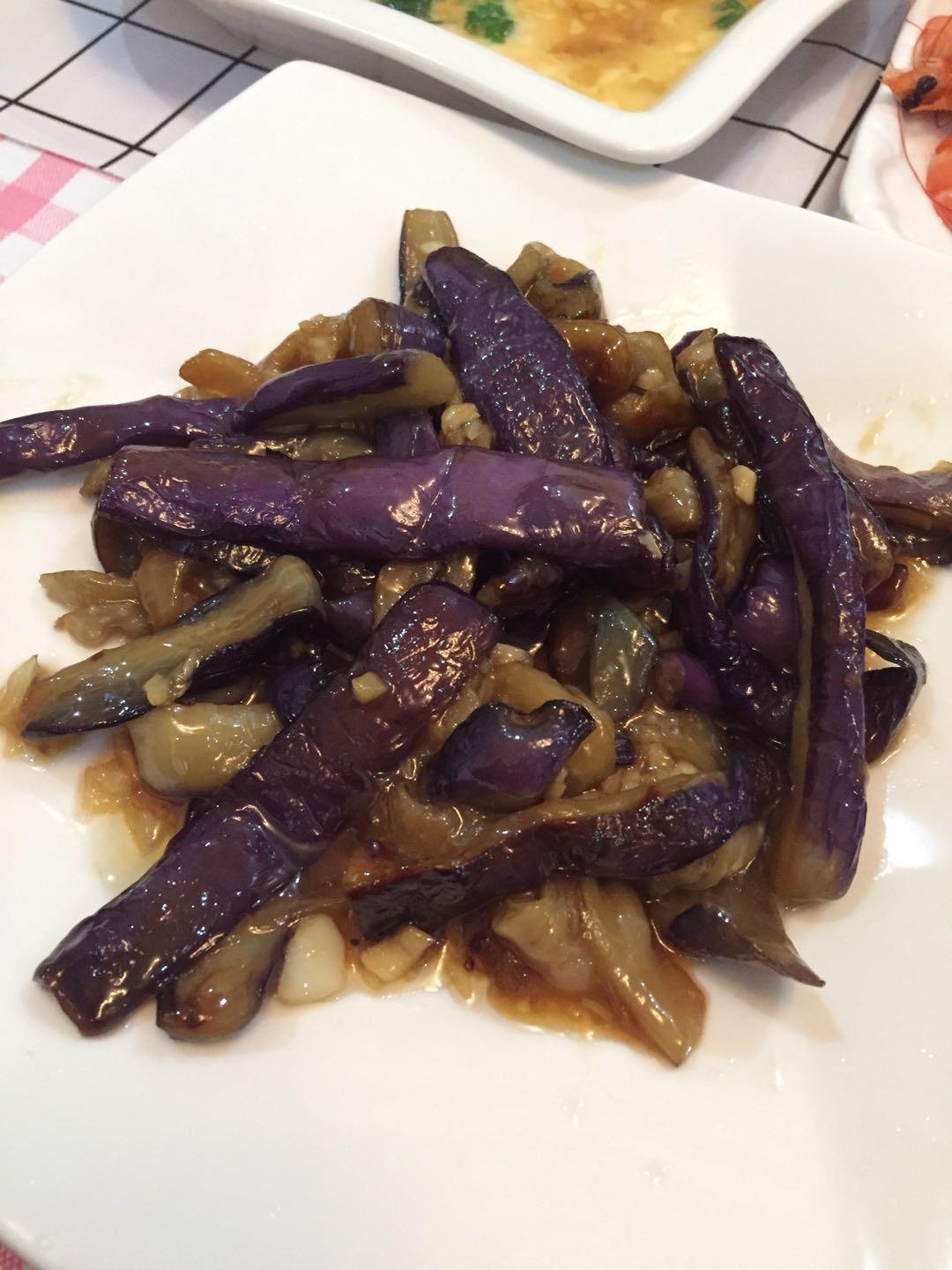 红烧茄子（教你炒茄子不变色的小妙招）