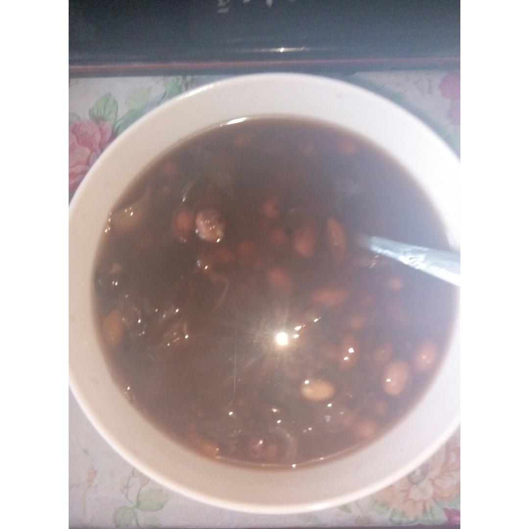 吃了三个月后会白得像鬼的汤谱