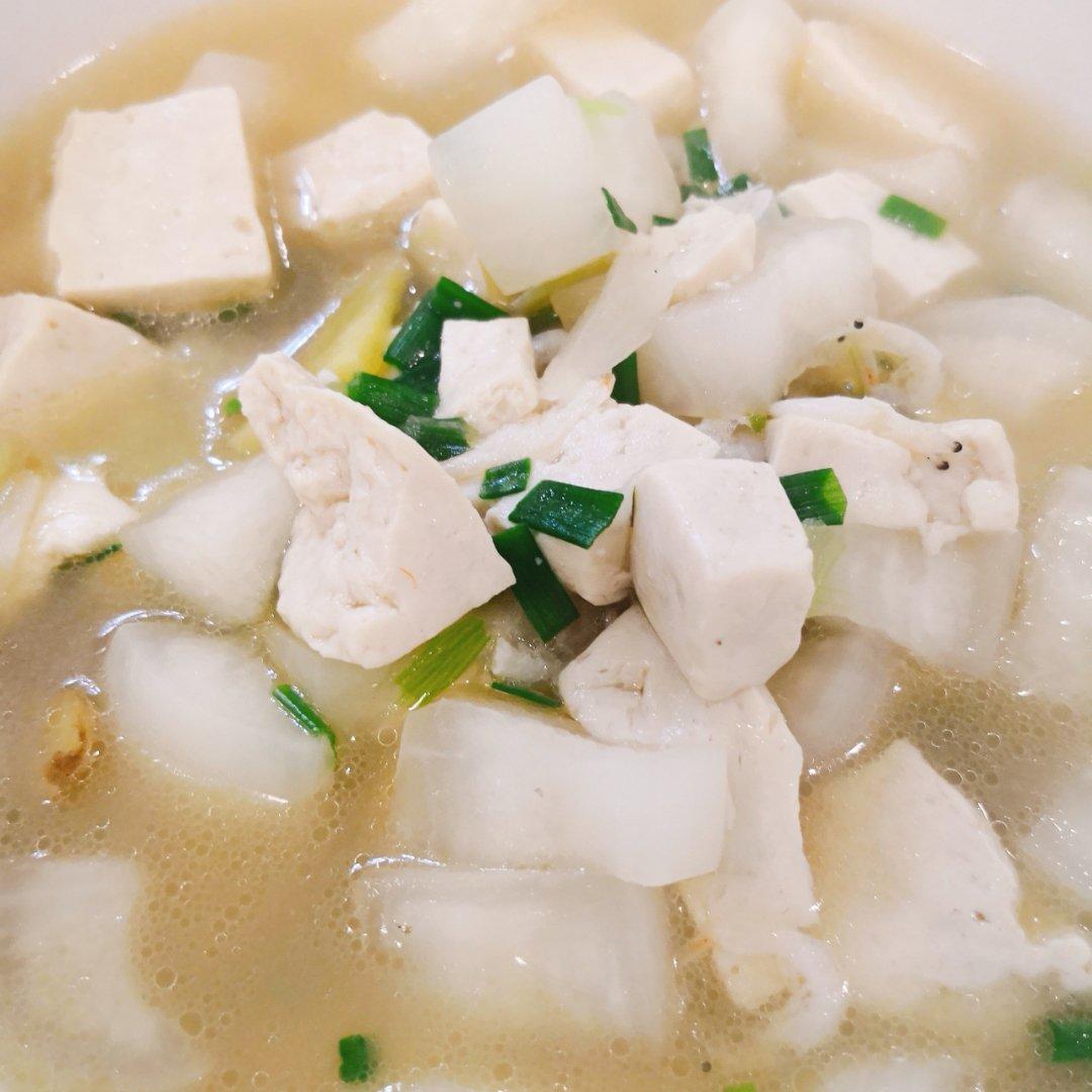 ivy小铃铛做的白萝卜豆腐汤