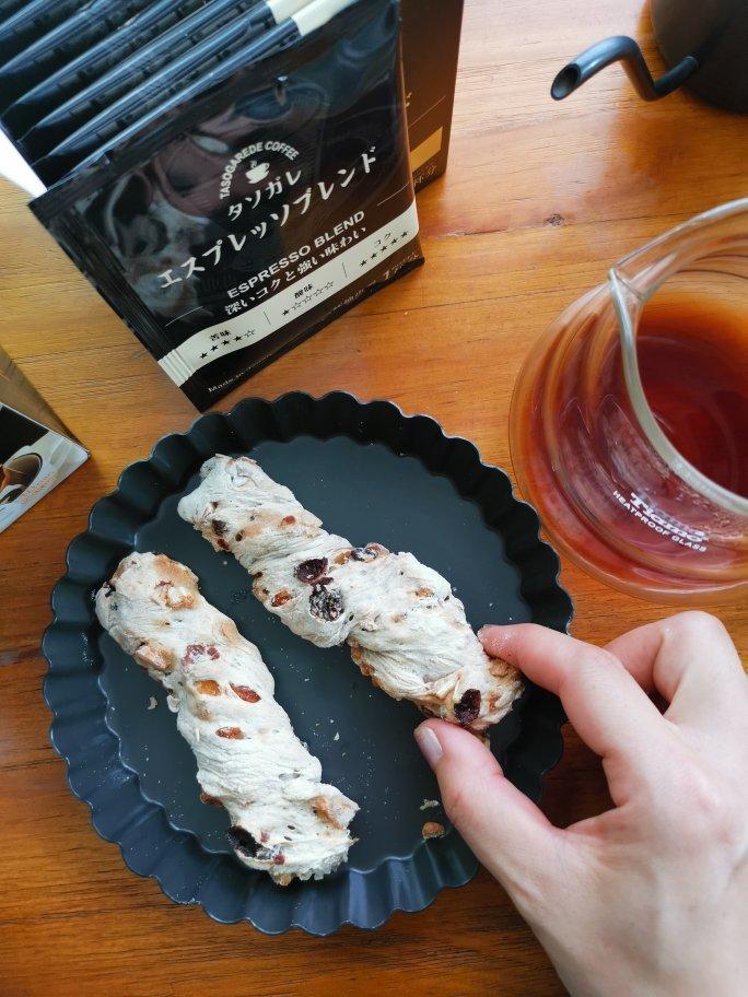 红酒葡萄干面包棒