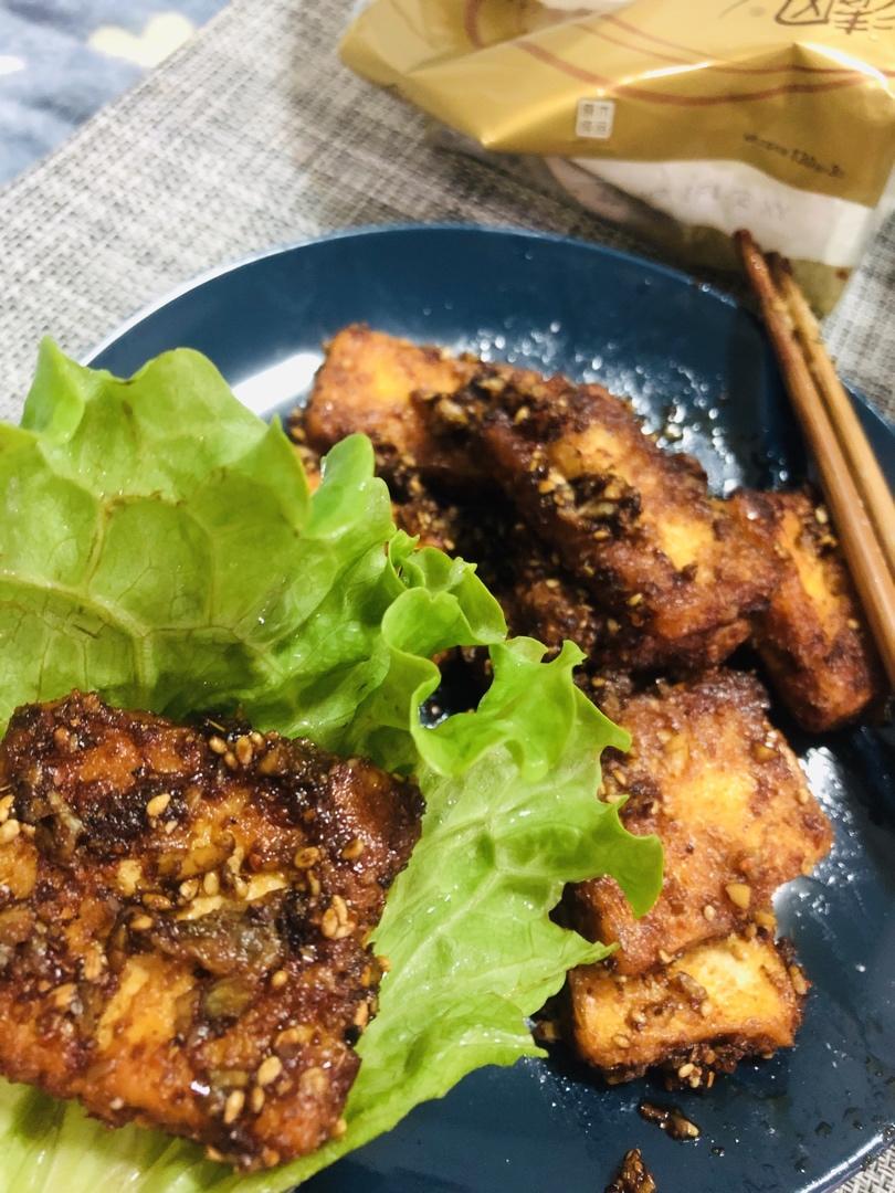 完胜路边摊：香煎孜然豆腐