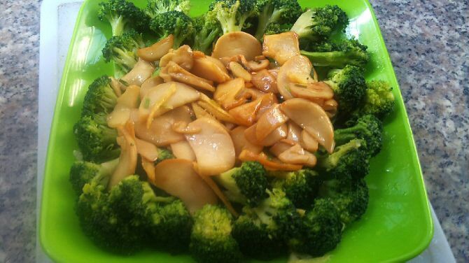 杏鲍菇扣西兰花