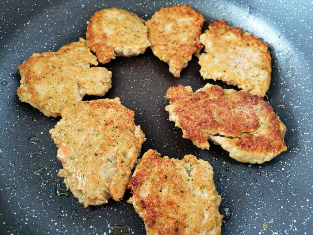 低脂低卡减脂餐❗鲜香味美的时蔬鸡肉饼～