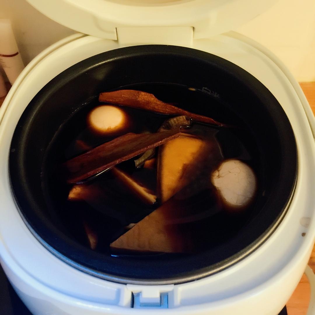 电饭煲煮五香茶叶蛋