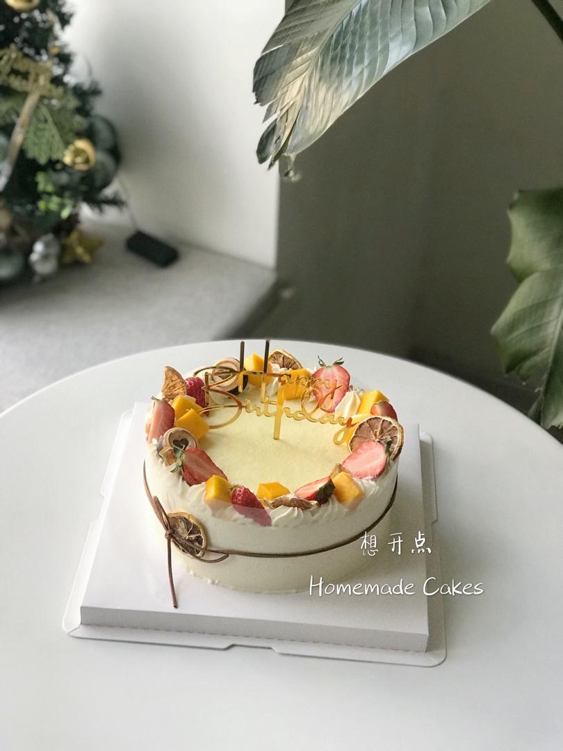 淡奶油装饰蛋糕