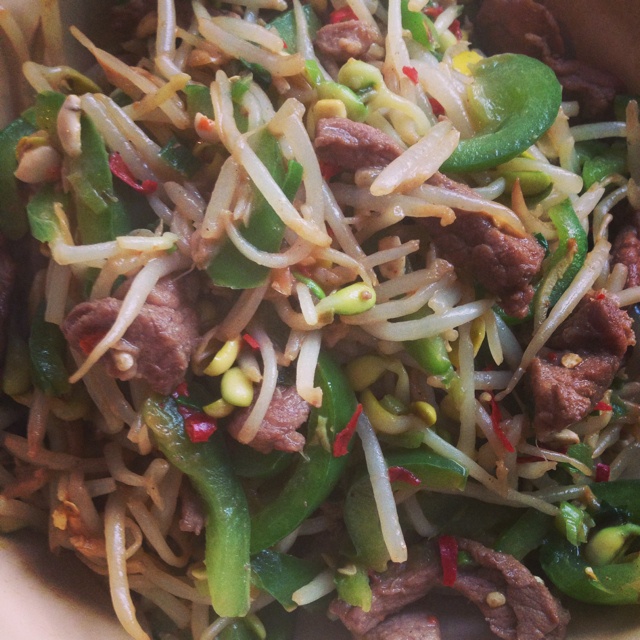 豆芽炒肉丝
