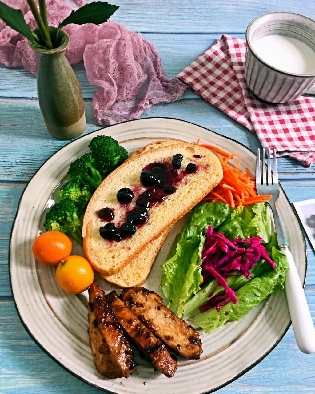 酷炫屌炸天好吃的煎鸡胸肉（香蒜蜂蜜煎鸡胸肉）