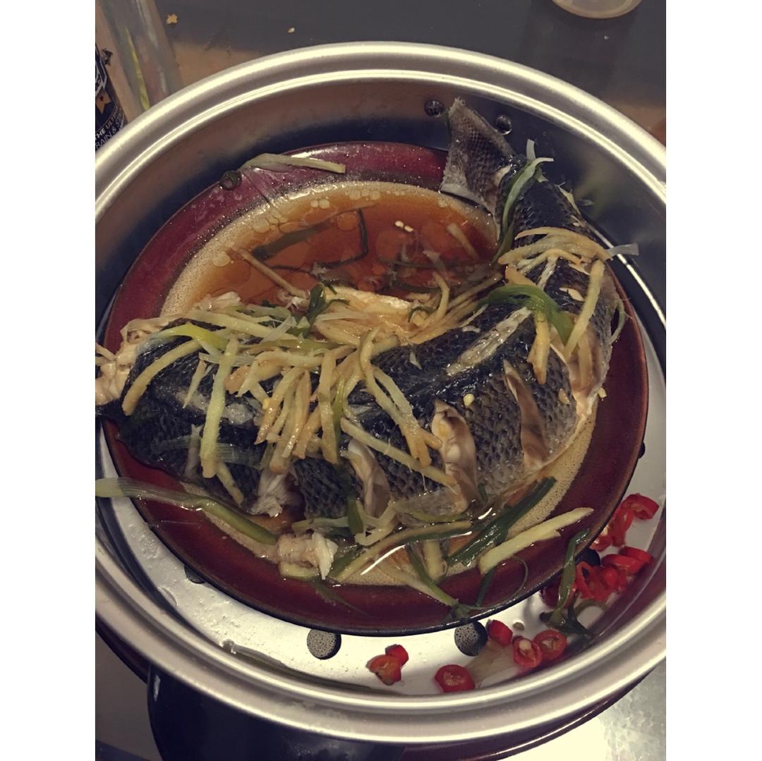 豉油清蒸鱼 清蒸鲈鱼