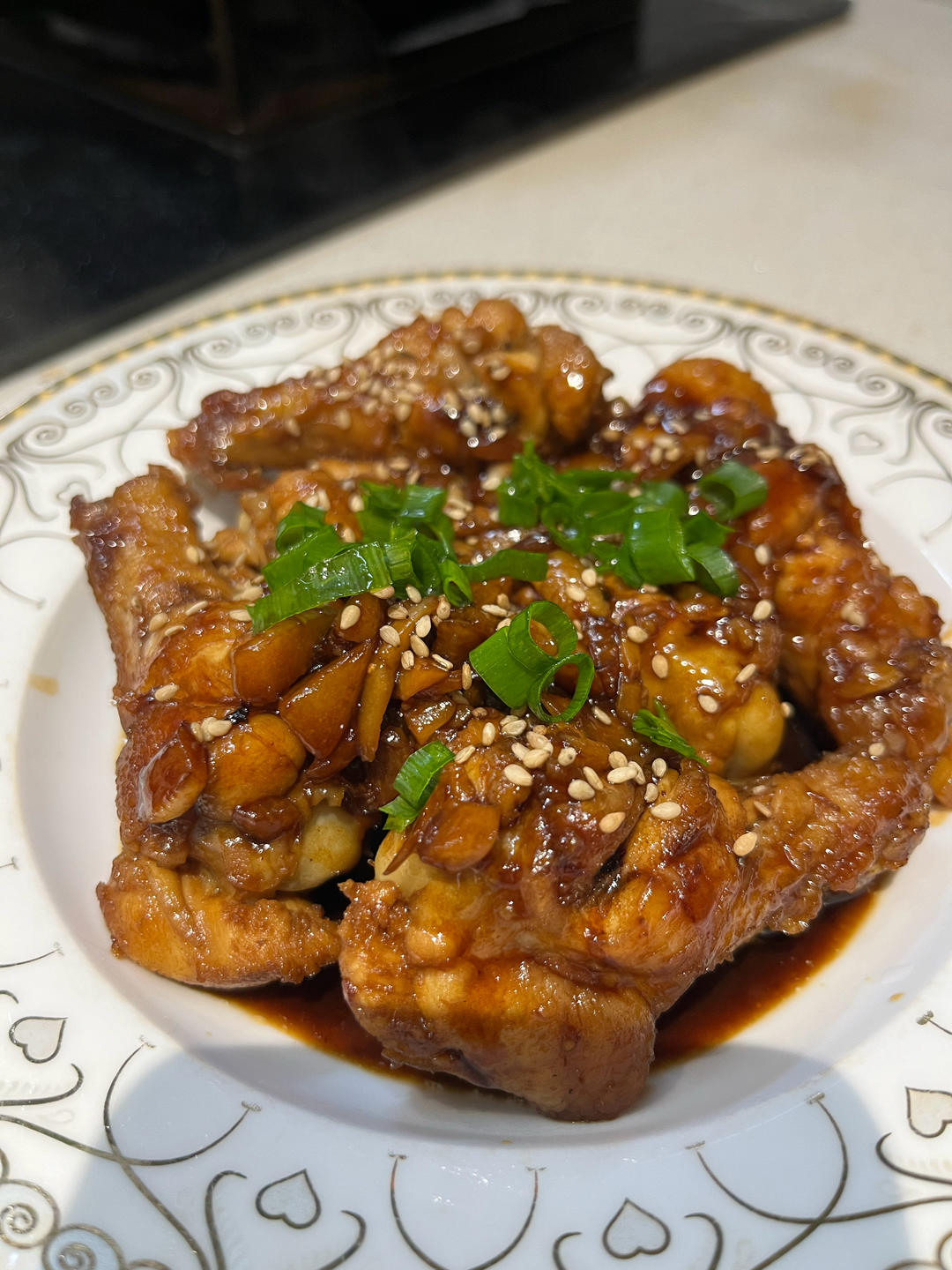 好吃到舔手指的「蒜香蜜汁鸡翅根」👍