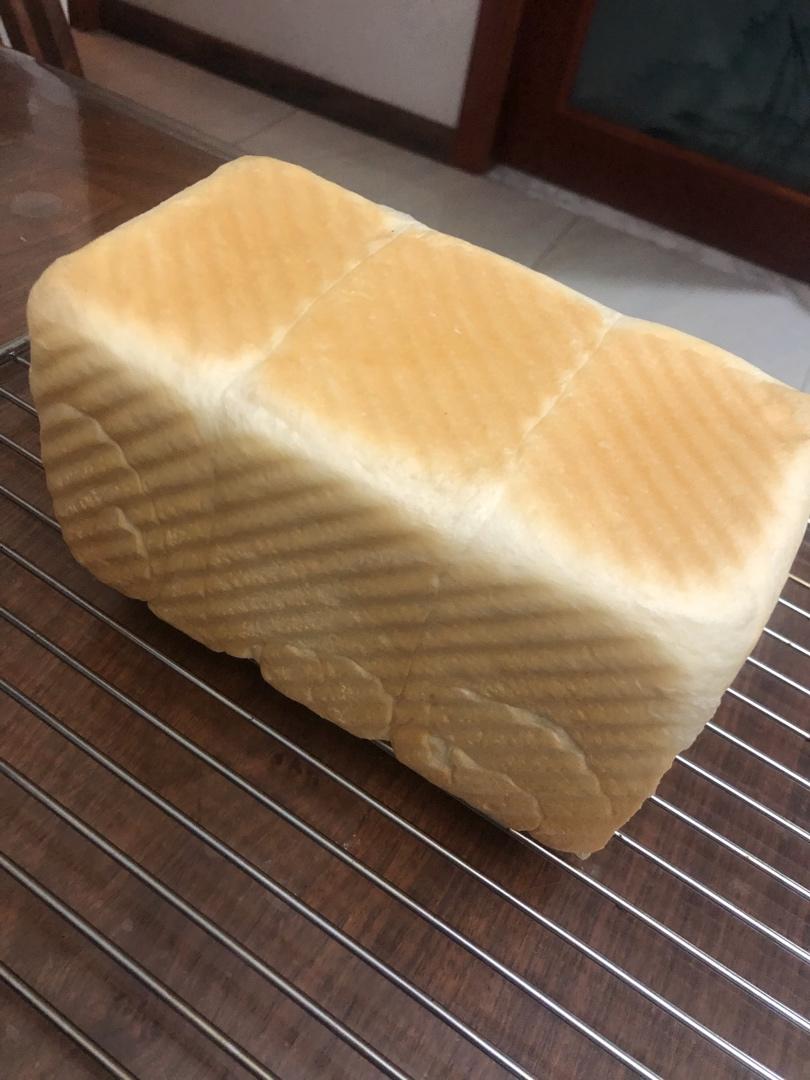 可以一片片撕下来吃的吐司，只需醒发一次非常柔软，新手也能做