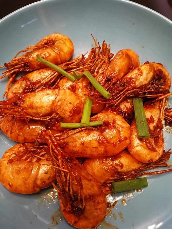 【油焖罗氏虾的做法步骤图,油焖罗氏虾怎么做好吃】小狮子0729_下厨房